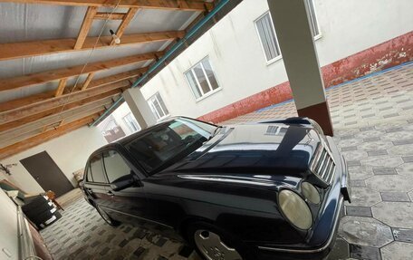 Mercedes-Benz E-Класс, 1999 год, 750 000 рублей, 3 фотография