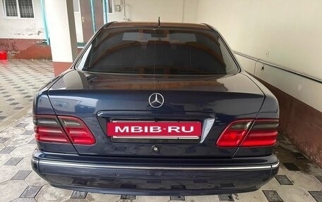 Mercedes-Benz E-Класс, 1999 год, 750 000 рублей, 4 фотография