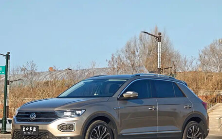 Volkswagen T-Roc I, 2022 год, 1 721 757 рублей, 3 фотография