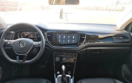 Volkswagen T-Roc I, 2022 год, 1 721 757 рублей, 7 фотография