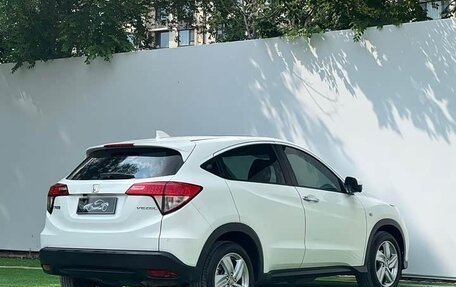 Honda Vezel, 2022 год, 1 350 000 рублей, 4 фотография
