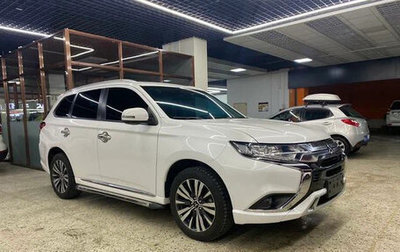 Mitsubishi Outlander III рестайлинг 3, 2022 год, 1 720 000 рублей, 1 фотография