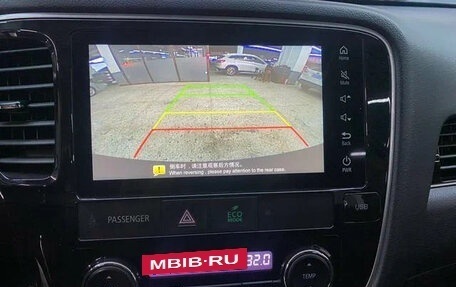 Mitsubishi Outlander III рестайлинг 3, 2022 год, 1 720 000 рублей, 10 фотография