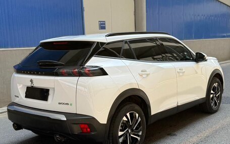 Peugeot 2008 II, 2023 год, 1 200 000 рублей, 6 фотография