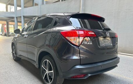 Honda Vezel, 2022 год, 1 450 000 рублей, 5 фотография