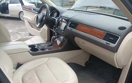 Volkswagen Touareg III, 2011 год, 1 450 000 рублей, 8 фотография