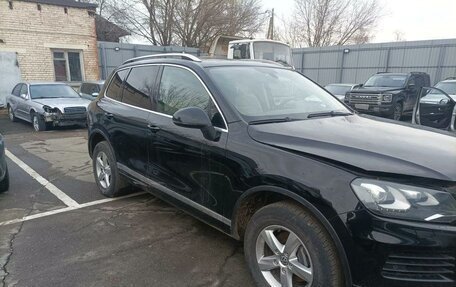 Volkswagen Touareg III, 2011 год, 1 450 000 рублей, 2 фотография