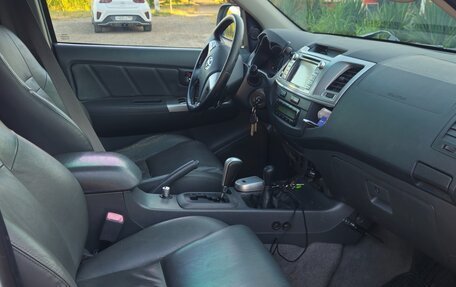 Toyota Hilux VII, 2013 год, 2 810 000 рублей, 13 фотография