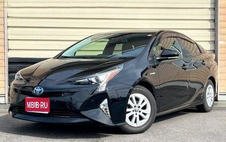 Toyota Prius IV XW50, 2022 год, 1 410 000 рублей, 1 фотография