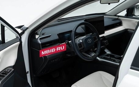 Toyota RAV4, 2025 год, 4 300 000 рублей, 19 фотография