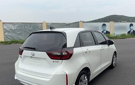 Honda Fit, 2022 год, 1 090 000 рублей, 6 фотография