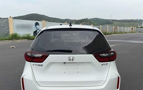 Honda Fit, 2022 год, 1 090 000 рублей, 5 фотография