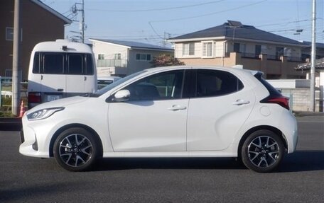 Toyota Yaris, 2023 год, 1 150 001 рублей, 6 фотография