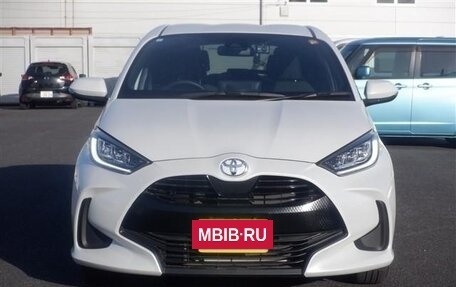 Toyota Yaris, 2023 год, 1 150 001 рублей, 2 фотография