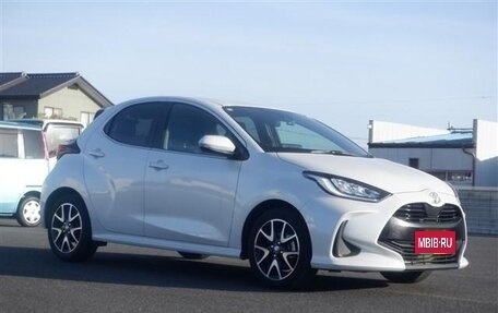 Toyota Yaris, 2023 год, 1 150 001 рублей, 3 фотография