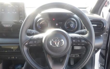 Toyota Yaris, 2023 год, 1 150 001 рублей, 9 фотография