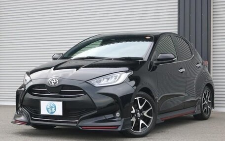 Toyota Yaris, 2022 год, 1 210 001 рублей, 3 фотография