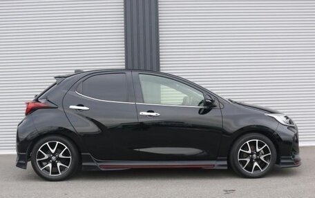 Toyota Yaris, 2022 год, 1 210 001 рублей, 8 фотография