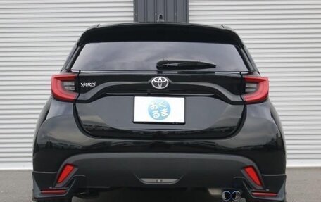 Toyota Yaris, 2022 год, 1 210 001 рублей, 6 фотография