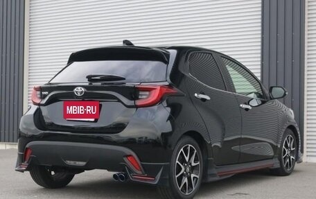 Toyota Yaris, 2022 год, 1 210 001 рублей, 7 фотография