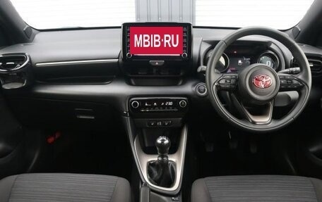 Toyota Yaris, 2022 год, 1 210 001 рублей, 17 фотография