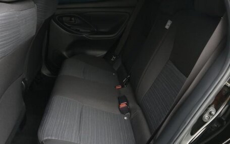 Toyota Yaris, 2022 год, 1 210 001 рублей, 24 фотография