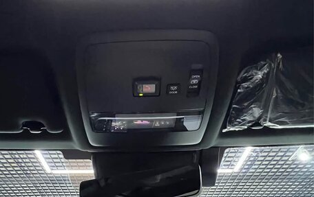Toyota Crown, 2025 год, 9 250 000 рублей, 19 фотография