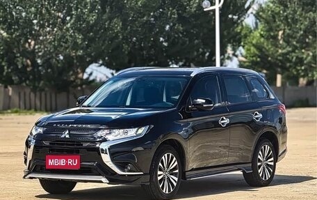 Mitsubishi Outlander III рестайлинг 3, 2022 год, 1 648 000 рублей, 1 фотография