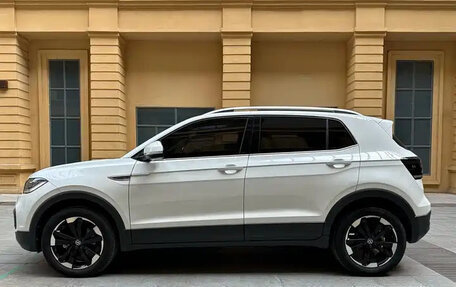 Volkswagen T-Cross I, 2023 год, 1 289 003 рублей, 3 фотография