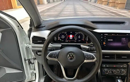 Volkswagen T-Cross I, 2023 год, 1 289 003 рублей, 9 фотография