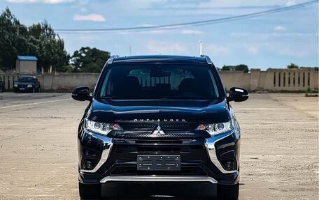 Mitsubishi Outlander III рестайлинг 3, 2022 год, 1 648 000 рублей, 2 фотография