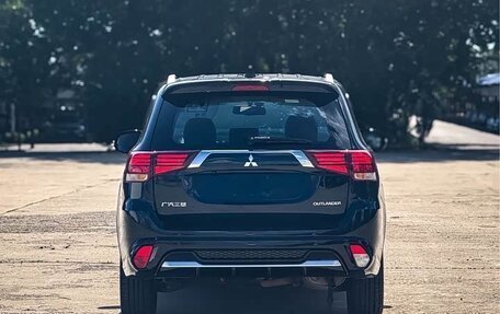Mitsubishi Outlander III рестайлинг 3, 2022 год, 1 648 000 рублей, 6 фотография