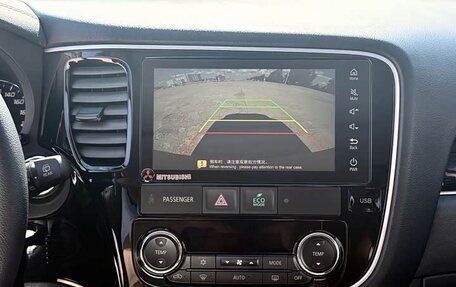 Mitsubishi Outlander III рестайлинг 3, 2022 год, 1 648 000 рублей, 12 фотография