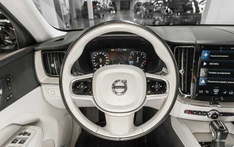 Volvo XC60 II, 2018 год, 3 050 000 рублей, 11 фотография