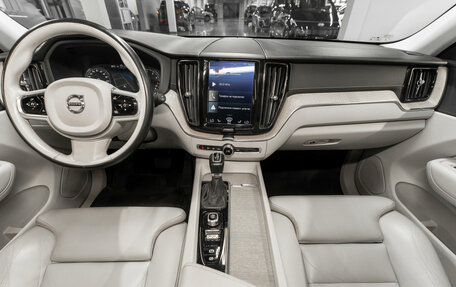 Volvo XC60 II, 2018 год, 3 050 000 рублей, 8 фотография
