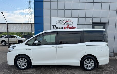 Toyota Voxy III, 2018 год, 1 927 000 рублей, 8 фотография