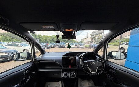 Toyota Voxy III, 2018 год, 1 927 000 рублей, 9 фотография