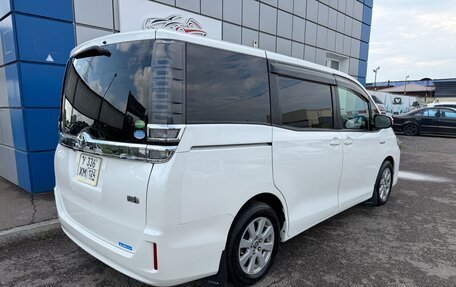 Toyota Voxy III, 2018 год, 1 927 000 рублей, 4 фотография