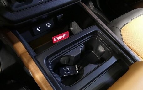 Land Rover Defender II, 2023 год, 8 755 060 рублей, 15 фотография