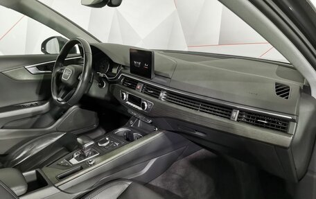 Audi A4, 2019 год, 1 995 000 рублей, 12 фотография