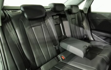 Audi A4, 2019 год, 1 995 000 рублей, 16 фотография