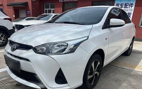 Toyota Yaris, 2022 год, 1 350 000 рублей, 5 фотография