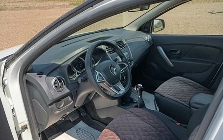 Renault Logan II, 2020 год, 700 000 рублей, 9 фотография