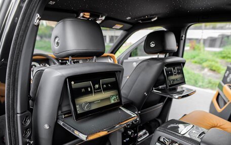 Rolls-Royce Cullinan, 2021 год, 34 900 000 рублей, 17 фотография