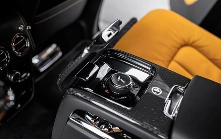 Rolls-Royce Cullinan, 2021 год, 34 900 000 рублей, 19 фотография