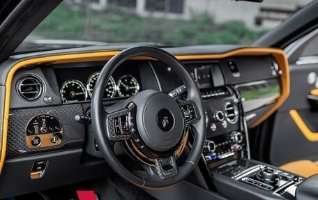 Rolls-Royce Cullinan, 2021 год, 34 900 000 рублей, 25 фотография
