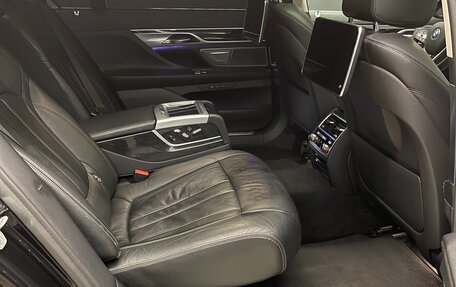 BMW 7 серия, 2019 год, 5 800 000 рублей, 11 фотография