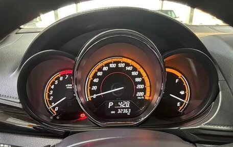 Toyota Yaris, 2022 год, 1 400 000 рублей, 4 фотография