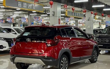Toyota Yaris, 2022 год, 1 400 000 рублей, 11 фотография