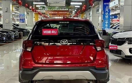 Toyota Yaris, 2022 год, 1 400 000 рублей, 9 фотография